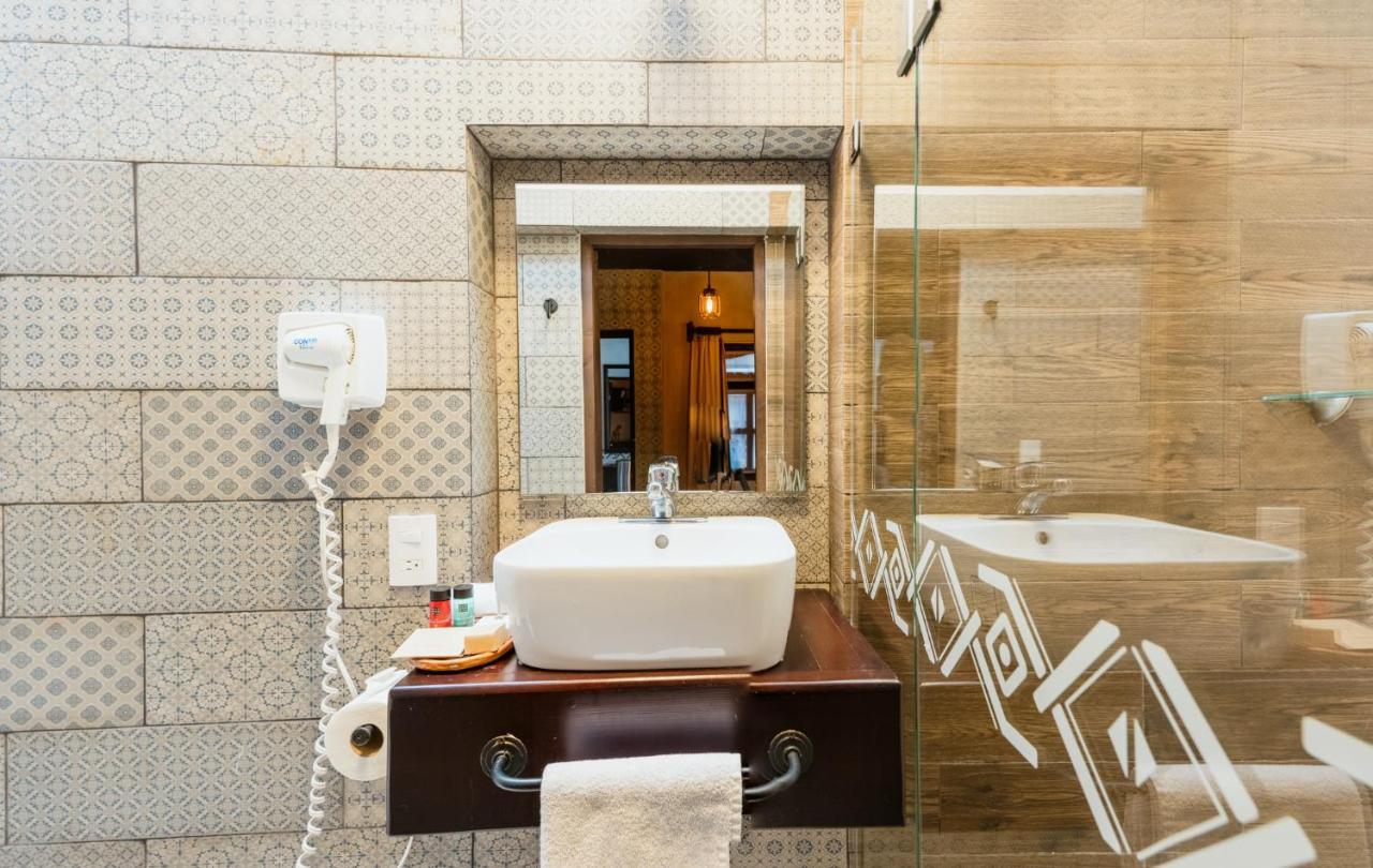 Yox Hotel Boutique San Cristóbal de Las Casas المظهر الخارجي الصورة Bathroom