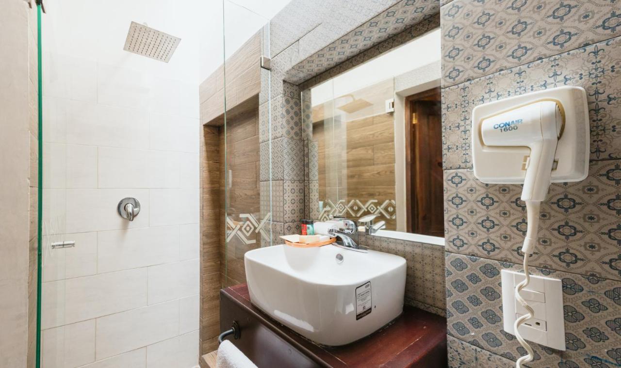 Yox Hotel Boutique San Cristóbal de Las Casas المظهر الخارجي الصورة Bathroom